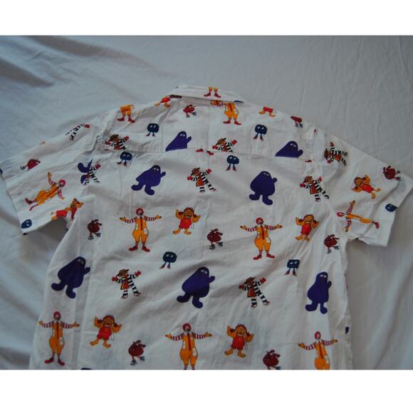McDonalds All Over Print Short Sleeve Button up Medium - Picture 5 of 9